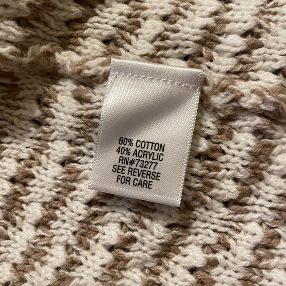 Croft & Barrow Women’s Sweater Vest - Picture 5 of 6